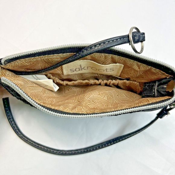 Sakroots Happy & Free Wristlet With Attached Key Ring Pockets - Picture 7 of 10